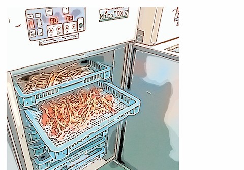 乾燥機に並べたおやつ